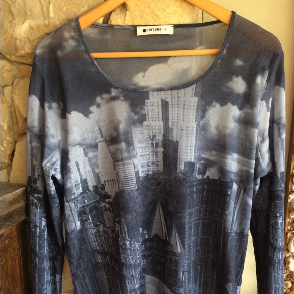 Persona ladies top